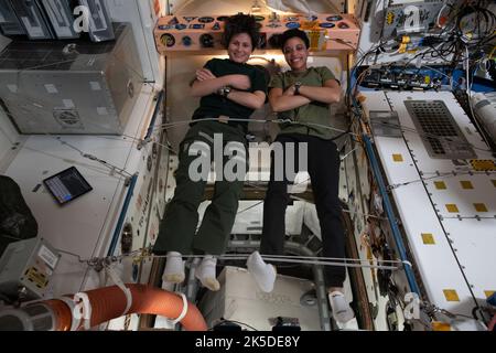 Expedition 67 Flight Engineers Samantha Cristoforetti, Bob Hines, Kjell ...