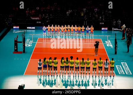 ROTTERDAM, NETHERLANDS - OCTOBER 7: Anne Buijs of the Netherlands, Myrthe Schoot of the Netherlands, Fleur Savelkoel of the Netherlands, Celeste Plak of the Netherlands, Jolien Knollema of the Netherlands, Juliet Lohuis of the Netherlands, Britt Bongaerts of the Netherlands, Laura Dijkema of the Netherlands, Marrit Jasper of the Netherlands, Nika Daalderop of the Netherlands, Tessa Polder of the Netherlands, Eline Timmerman of the Netherlands, Elles Dambrink of the Netherlands, Florien Reesink of the Netherlands and Gabriela Braga Guimaraes of Brazil, Nyeme Victoria Alexandre Costa Nunes of Br Stock Photo