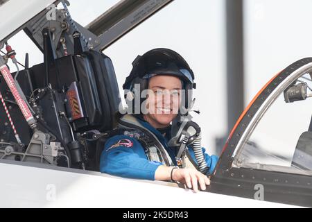 Houston, United States of America. 15 November, 2018. NASA astronaut Nicole Mann, sits in a Northrop T-38 Talon supersonic jet trainer during Commercial Crew Program astronaut training at the Johnson Space Center, November 15, 2018 in Houston, Texas. Mann is the first Native American and first woman to command a NASA mission in space.  Credit: James Blair/NASA/Alamy Live News Stock Photo