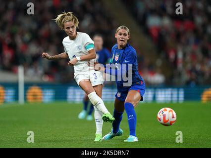 England's Rachel Daly (left) and USA's Trinity Rodman in action during the international friendly match at Wembley Stadium, London. Picture date: Friday October 7, 2022. Stock Photo