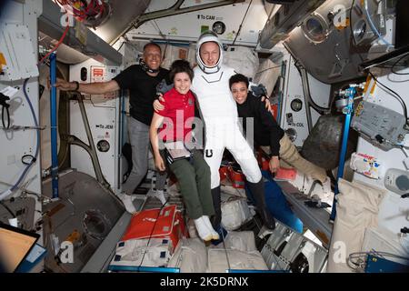 ESA astronauts Samantha Cristoforetti and Matthias Maurer posed inside ...