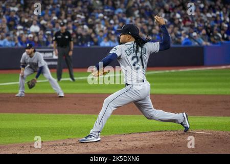 Toronto, Canada. 07th Oct, 2022. Seattle Mariners starting pitcher Luis Castillo throws a pitch in the first inning against the Toronto Blue Jays during game one of an American league wild-card series at Rogers Centre in Toronto, Canada on Friday, October 7, 2022. Photo by Andrew Lahodynskyj/UPI Credit: UPI/Alamy Live News Stock Photo