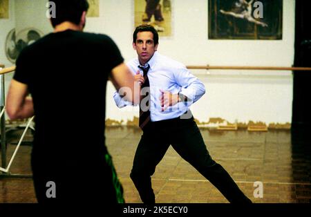 JSU GARCIA, BEN STILLER, ALONG CAME POLLY, 2004 Stock Photo