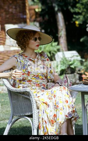 ANNETTE BENING, BEING JULIA, 2004 Stock Photo