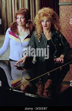 TONI COLLETTE, NIA VARDALOS, CONNIE AND CARLA, 2004 Stock Photo