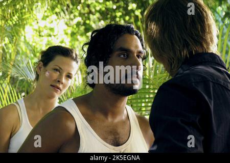 EVANGELINE LILLY, NAVEEN ANDREWS, JOSH HOLLOWAY, LOST : SEASON 1, 2004 Stock Photo