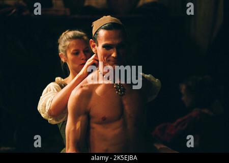 CLAIRE DANES, BILLY CRUDUP, STAGE BEAUTY, 2004 Stock Photo