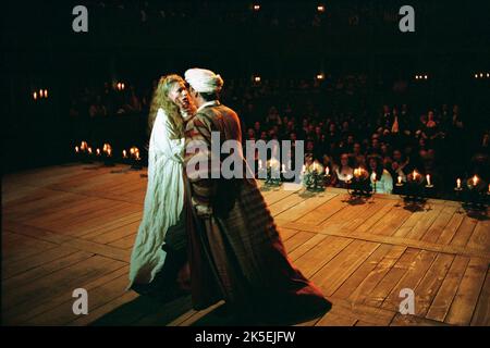 CLAIRE DANES, BILLY CRUDUP, STAGE BEAUTY, 2004 Stock Photo