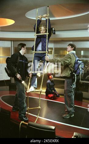 CHRIS EVANS, ERIKA CHRISTENSEN, SCARLETT JOHANSSON, BRYAN GREENBERG, THE PERFECT SCORE, 2004 Stock Photo