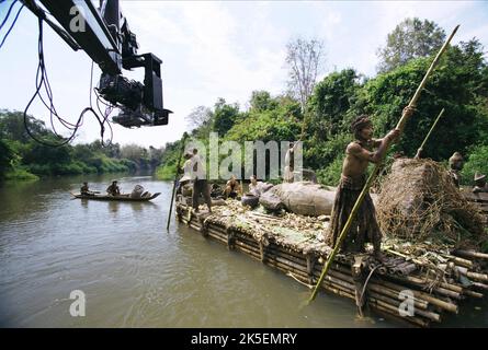 MAI ANH LE, GUY PEARCE, TWO BROTHERS, 2004 Stock Photo