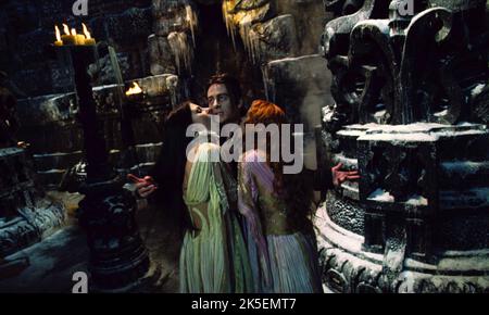 ELENA ANAYA, RICHARD ROXBURGH, SILVIA COLLOCA, VAN HELSING, 2004 Stock Photo