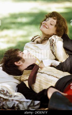 JONATHAN RHYS MEYERS, ROMOLA GARAI, VANITY FAIR, 2004 Stock Photo