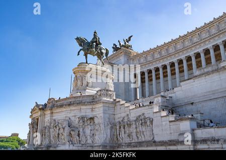 Bronze horse-back statue of Victor Emmanuel II by Enrico Chiaradia. The Victor Emmanuel II Monument, Rome, Italy Stock Photo