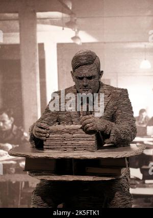 Statue of Alan Turing, Bletchley Park, in the C block Museum, Bletchley Park.England. Created in slate by Stephen Kettle 2007. Stock Photo