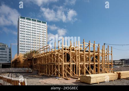 Uusi Näkinsilta footbridge under construction in Hakaniemi district of Helsinki, Finland Stock Photo