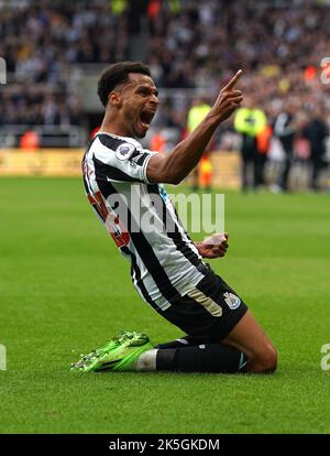 Newcastle United's Jacob Murphy celebrates scoring their side's second goal of the game during the Premier League match at St James' Park, Newcastle upon Tyne. Picture date: Saturday October 8, 2022. Stock Photo