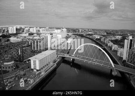 Glasgow arc bridge over the River Clyde, less formally known as Squinty Bridge Stock Photo