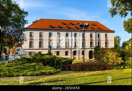 Wroclaw, Poland - July 19, 2022: Wroclaw University library Biblioteka na Piasku on Wyspa Piasek Island at Odra river in historic old town quarter Stock Photo