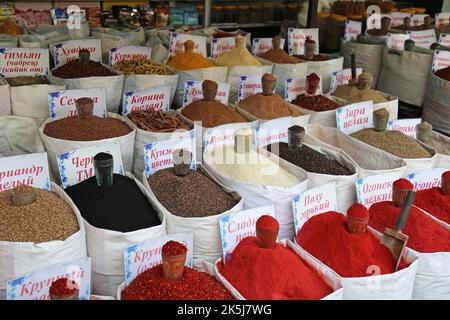 Spice stall, Osh Bazaar, Chui Prospect, Bishkek, Bishkek City Region, Kyrgyzstan, Central Asia Stock Photo