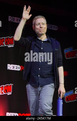 Anthony Rapp attends the 'Star Trek Universe' panel at New York Comic Con on October 8, 2022 in New York. Stock Photo