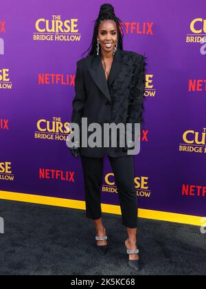 Hollywood, United States. 08th Oct, 2022. HOLLYWOOD, LOS ANGELES, CALIFORNIA, USA - OCTOBER 08: American singer, actress and television personality Kelly Rowland arrives at the Los Angeles Special Screening Of Netflix's 'The Curse Of Bridge Hollow' held at the Netflix Tudum Theater on October 8, 2022 in Hollywood, Los Angeles, California, United States. (Photo by Xavier Collin/Image Press Agency) Credit: Image Press Agency/Alamy Live News Stock Photo