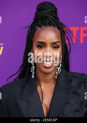 Hollywood, United States. 08th Oct, 2022. HOLLYWOOD, LOS ANGELES, CALIFORNIA, USA - OCTOBER 08: American singer, actress and television personality Kelly Rowland arrives at the Los Angeles Special Screening Of Netflix's 'The Curse Of Bridge Hollow' held at the Netflix Tudum Theater on October 8, 2022 in Hollywood, Los Angeles, California, United States. (Photo by Xavier Collin/Image Press Agency) Credit: Image Press Agency/Alamy Live News Stock Photo