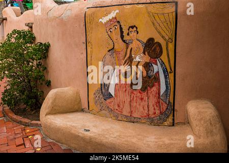 Mural Painted on Wall in Alleyway, Old Town Plaza, Albuquerque, New Mexico, USA Stock Photo