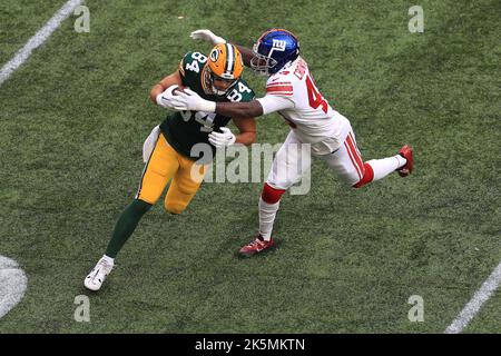 October 23, 2022: Green Bay Packers tight end Tyler Davis (84) reaches to  make a tackle during the game against the Washington Commanders in  Landover, MD. Photographer: Cory Royster (Credit Image: Â©