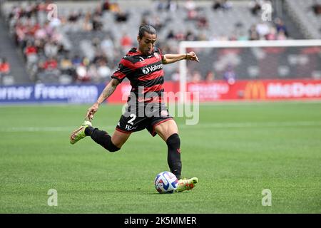 Sydney, Australia. 8th October 2022 : CommBank Stadium, Sydney, Australia; A-League football Western Sydney Wanderers versus Perth FC; Gabriel Cleur of Western Sydney Wanderers prepares to cross the ball Credit: Action Plus Sports Images/Alamy Live News Stock Photo