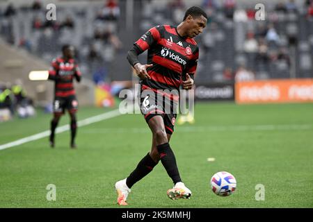 Sydney, Australia. 8th October 2022 : CommBank Stadium, Sydney, Australia; A-League football Western Sydney Wanderers versus Perth FC; Marcelo of Western Sydney Wanderers passes the ball Credit: Action Plus Sports Images/Alamy Live News Stock Photo