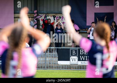 London, UK. 09th Oct, 2022. Champion Hill Dulwich applaud the fans after the L&SERWFL game between Dulwich Hamlet and Aylesford at Champion Hill in London, England. (Liam Asman/SPP) Credit: SPP Sport Press Photo. /Alamy Live News Stock Photo