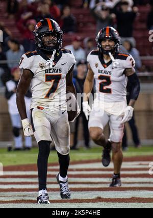 Oregon State wide receiver Silas Bolden (7) prepares to run downfield ...