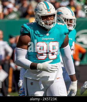 Miami Dolphins defensive tackle Raekwon Davis (98) is introduced during a  NFL football game against the Minnesota Vikings, Sunday, Oct.16, 2022 in  Miami Gardens, Fla. (AP Photo/Alex Menendez Stock Photo - Alamy