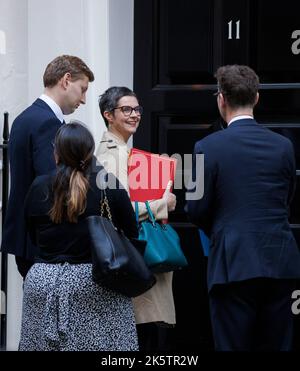 London, UK. 8th Oct, 2022. Chloe Smith, Secretary of State for Work and Pensions, in Downing Street for a meeting at the ChancellorÕs office at Number 11. Credit: Karl Black/Alamy Live News Stock Photo