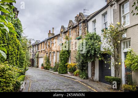 Mews cottages in Circus Lane, Edinburgh New Town Stock Photo