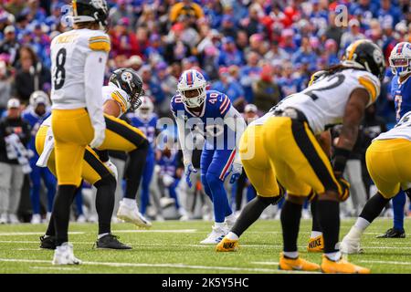 Buffalo Bills linebacker Von Miller (40) rushes on defense during an NFL  football game against the Kansas City Chiefs Sunday, Oct. 16, 2022, in  Kansas City, Mo. (AP Photo/Peter Aiken Stock Photo - Alamy