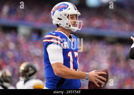 Orchard Park, New York, USA. 9th Oct, 2022. October 9th, 2022 Buffalo Bills quarterback Josh Allen (17) during Pittsburgh Steelers vs Buffalo Bills in Orchard Park, NY at Highmark Stadium. Jake Mysliwczyk/BMR (Credit Image: © Jake Mysliwczyk/BMR via ZUMA Press Wire) Stock Photo