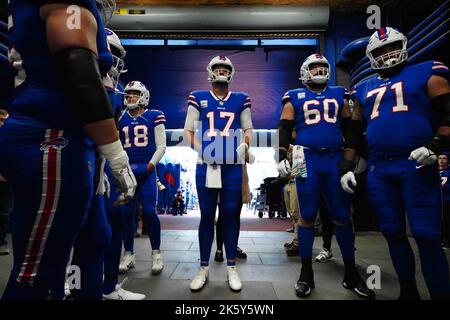 Pittsburgh, PA, USA. 15th Dec, 2019. Bills helmet during the Pittsburgh  Steelers vs Buffalo Bills at Heinz Field in Pittsburgh, PA. Jason  Pohuski/CSM/Alamy Live News Stock Photo - Alamy