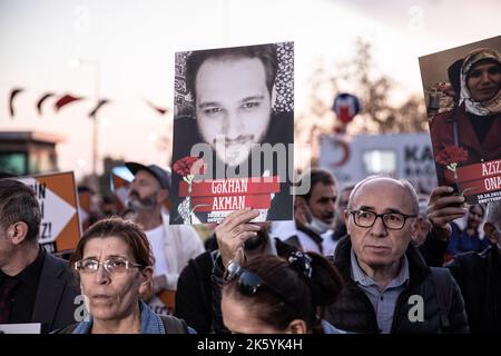 Istanbul, Turkey. 10th Oct, 2022. Demonstrators hold placards and photos of the victims of the 2015 twin suicide bombings, in Ankara. On October 10, 2022, on the occasion of the seventh anniversary of the twin suicide bombings in 2015 in Ankara, those who lost their lives at the Kadikoy pier were commemorated. (Photo by Onur Dogman/SOPA Images/Sipa USA) Credit: Sipa USA/Alamy Live News Stock Photo