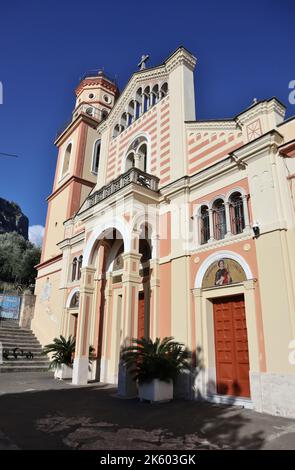 Conca dei Marini - Scorcio della Chiesa di San Pancrazio dal sagrato Stock Photo