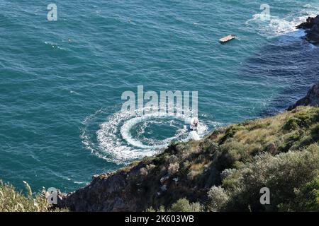 Conca dei Marini - Giri con la barca a Capo di Conca Stock Photo