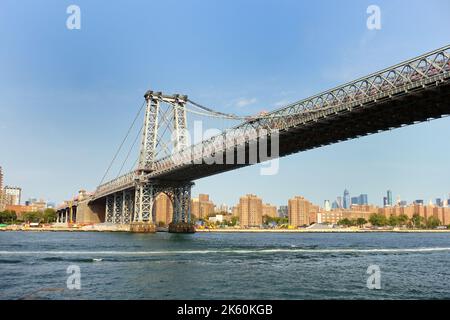 The Williamsburg Bridge on the East River in New York City Stock Photo