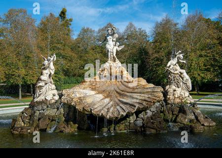 Taplow, Buckinghamshire, UK. 11th October, 2022. The Fountain of Love at Cliveden. It was a beautiful sunny day today in the National Trust gardens at Cliveden. Many of the summer plants are still in bloom. Credit: Maureen McLean/Alamy Live News Stock Photo