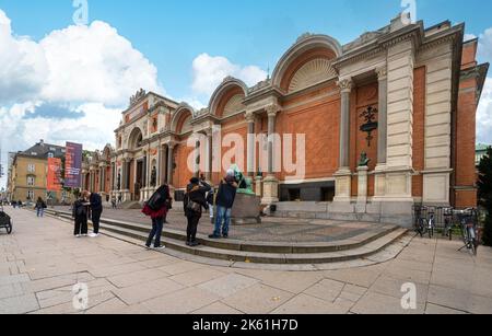 Copenhagen, Denmark. October 2022.  Exterior view of the Ny Carlsberg Glyptotek exhibition center in the city center Stock Photo