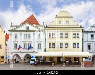 Beautiful houses on the Namesti Svornosti street in the city center. Cesky Krumlov, Czech Republic Stock Photo