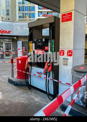 Paris, France, TotelEnergie Gas Station, CLosed due to Workers Strike, 2022, Petrol Station, Total Energies Stock Photo