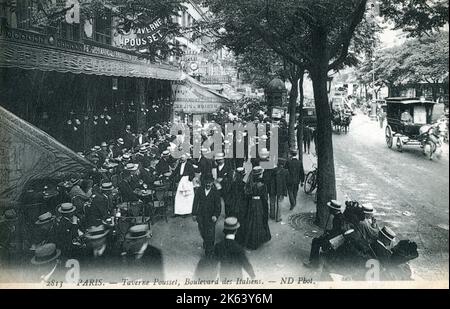 The busy Taverna Pousset, Boulevard des Italiens, Paris, France Stock Photo