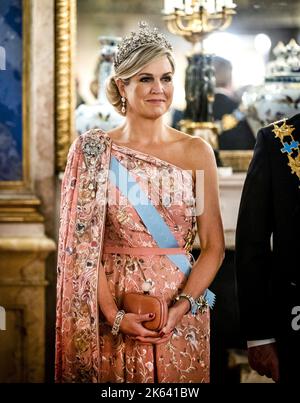 2022-10-11 20:20:48 STOCKHOLM - Queen Maxima during the state banquet in the royal palace during a three-day state visit from the Netherlands to Sweden. During the state banquet, both heads of state gave speeches. ANP POOL REMKO DE WAAL netherlands out - belgium out Stock Photo