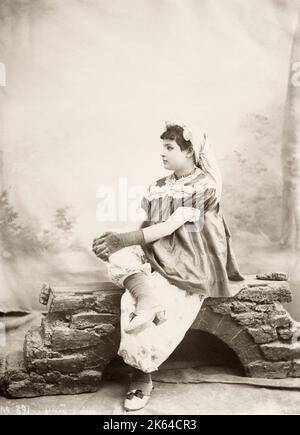 19th century vintage photograph: young Jewish girl, religion, Judaism, north Africa, by Garrigues studio Tunisia. Stock Photo