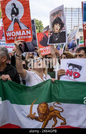 Istanbul, Turkey. 4th Oct, 2022. Iranian Citizens Living In Turkey ...